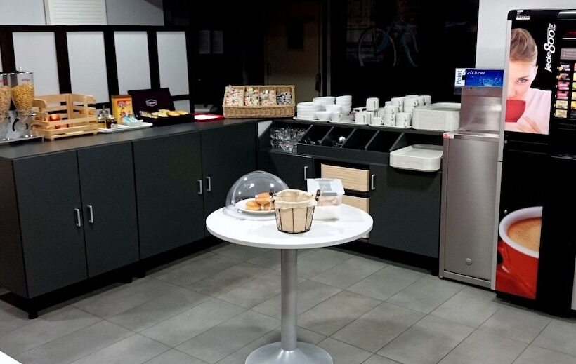 ユースホステル Auberge Des Remparts