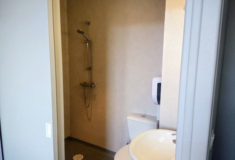 ユースホステル Auberge Des Remparts