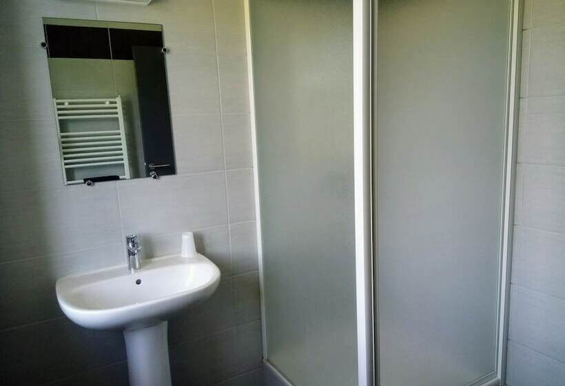 ユースホステル Auberge Des Remparts