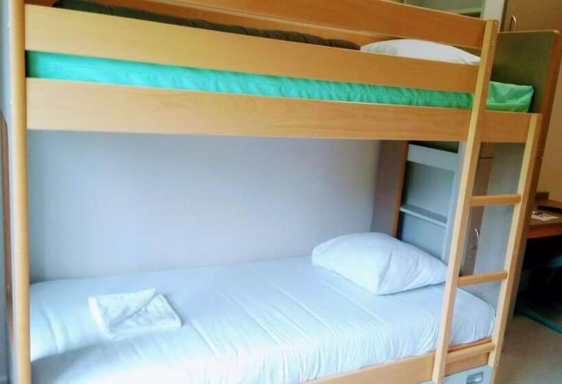 ユースホステル Auberge Des Remparts