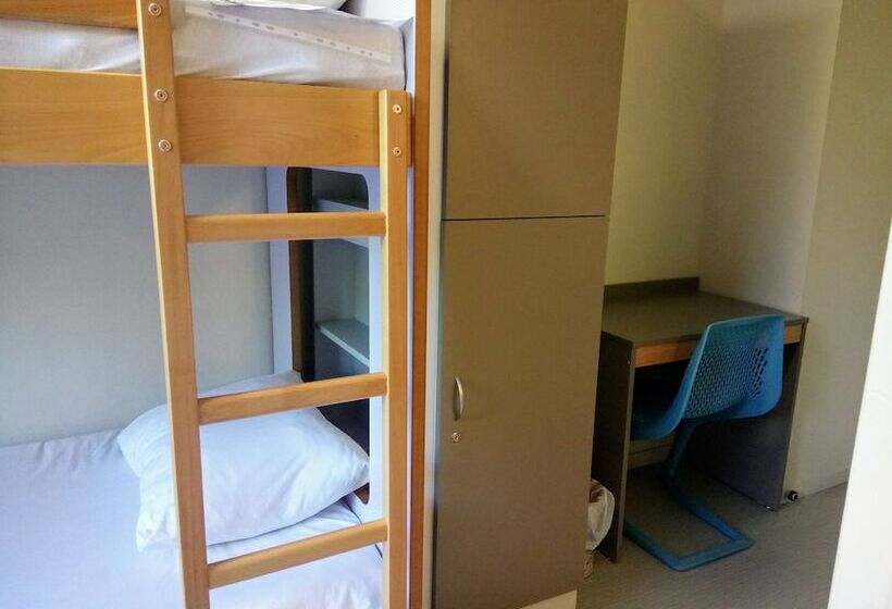 ユースホステル Auberge Des Remparts