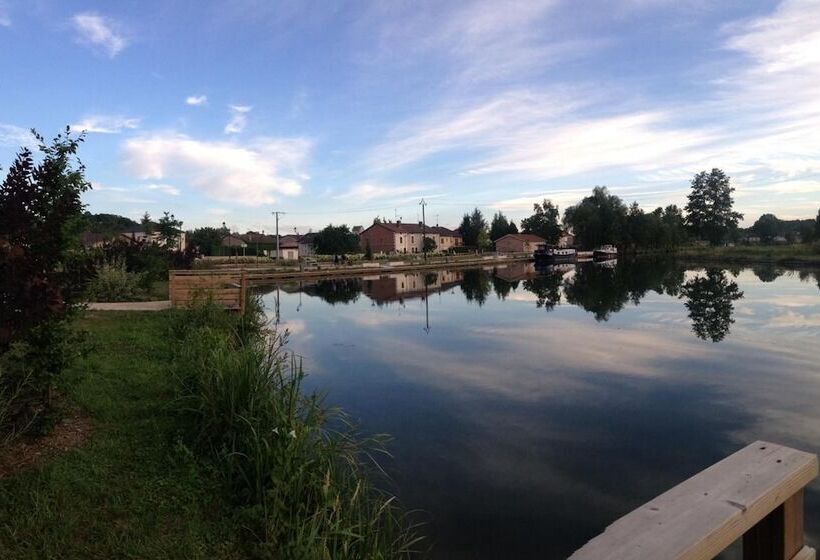 Общежитие Auberge Du Cheval Blanc Logis