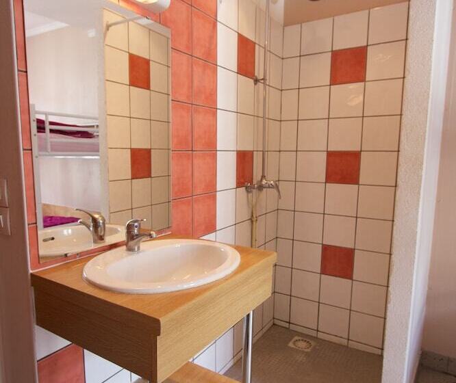 هاستل Auberge Internationale Des Jeunes