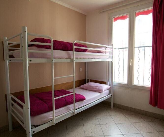 هاستل Auberge Internationale Des Jeunes