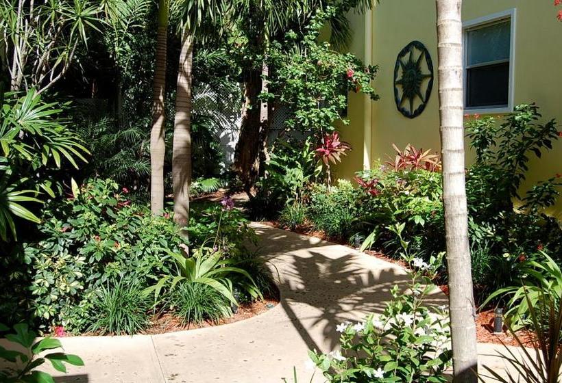 Alcazar Resort- Gay Mens Resort