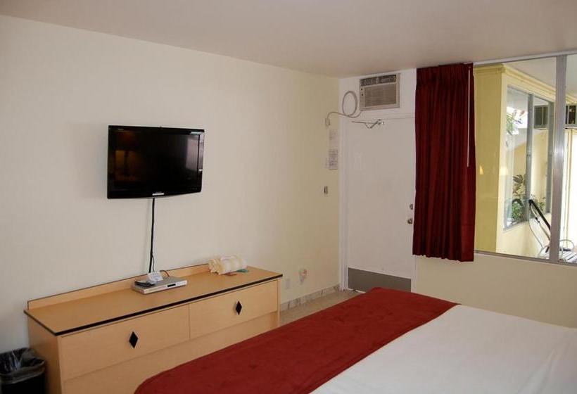 Alcazar Resort- Gay Mens Resort