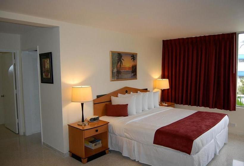 Alcazar Resort- Gay Mens Resort