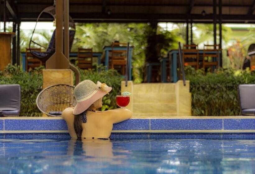 Avita Lodge Hotel De Montaña