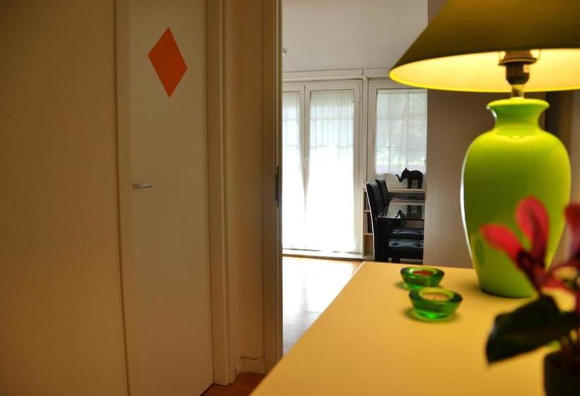 تختخواب و صبحانه Bed&Breakfast Eur Nuvola