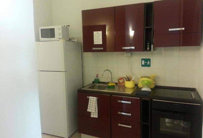 تختخواب و صبحانه Bed&Breakfast Eur Nuvola