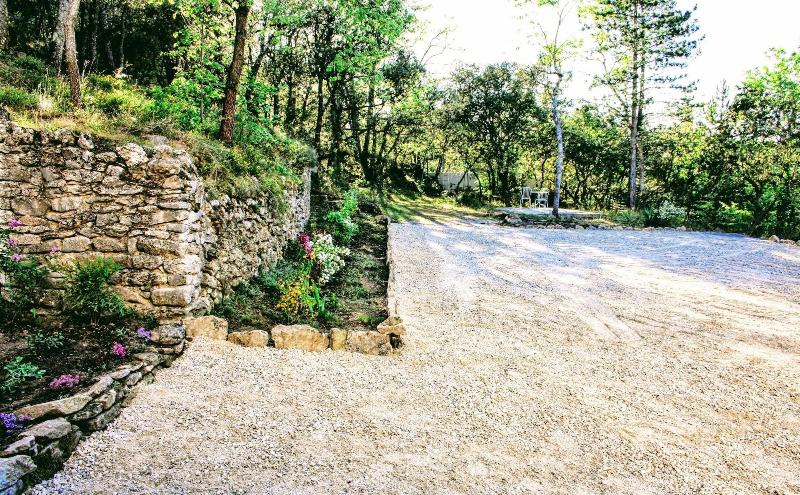 مبيت وإفطار Les Maquinols Estate