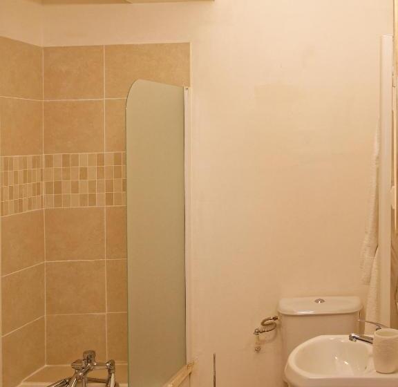 ベッドアンドブレックファースト Maison Rives   Village Du Livre De Montolieu