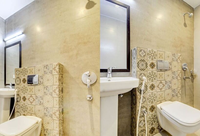 בית מלון כפרי Treebo Trend Surya Residency