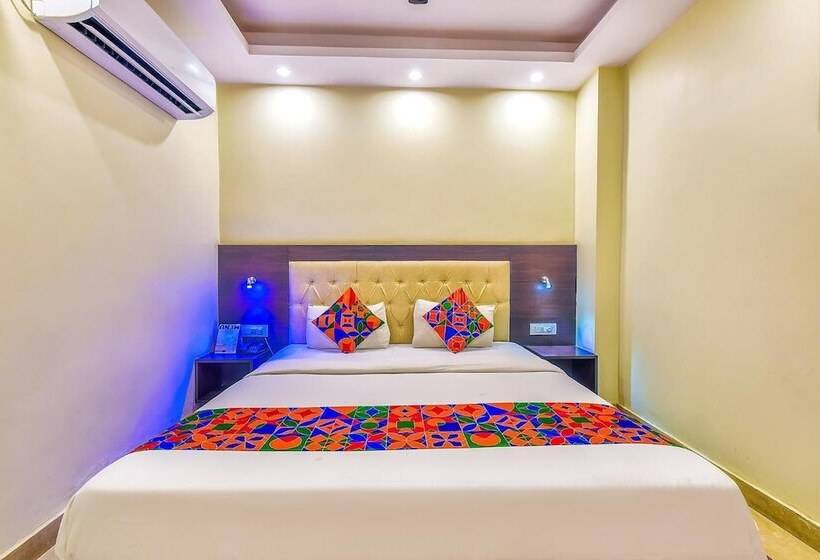 בית מלון כפרי Treebo Trend Surya Residency
