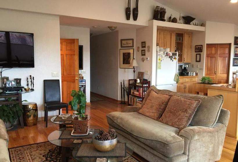 בית מלון כפרי 11th Avenue Bed And Breakfast