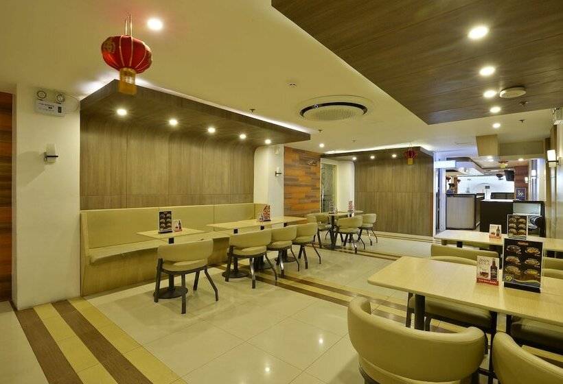 هتل 99 Monumento Caloocan