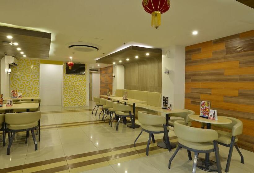 هتل 99 Monumento Caloocan