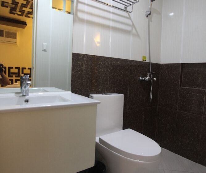 هتل 99 Monumento Caloocan