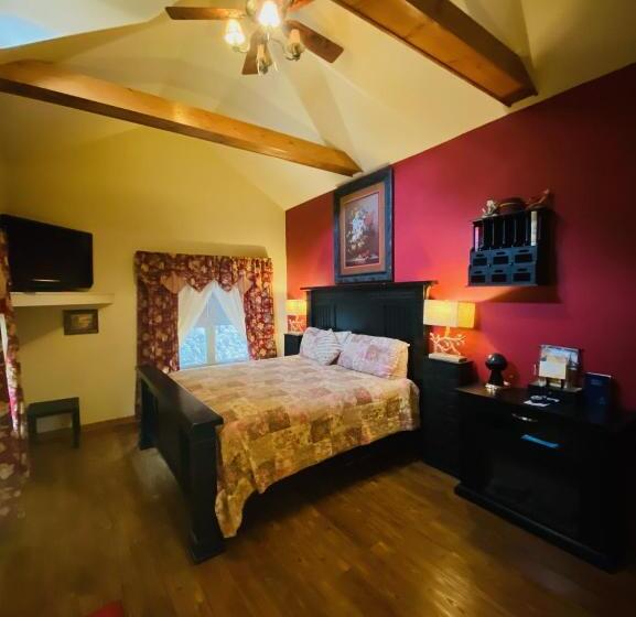 فندق All Seasons Treehouse Village