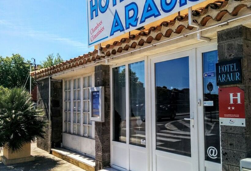 فندق Araur