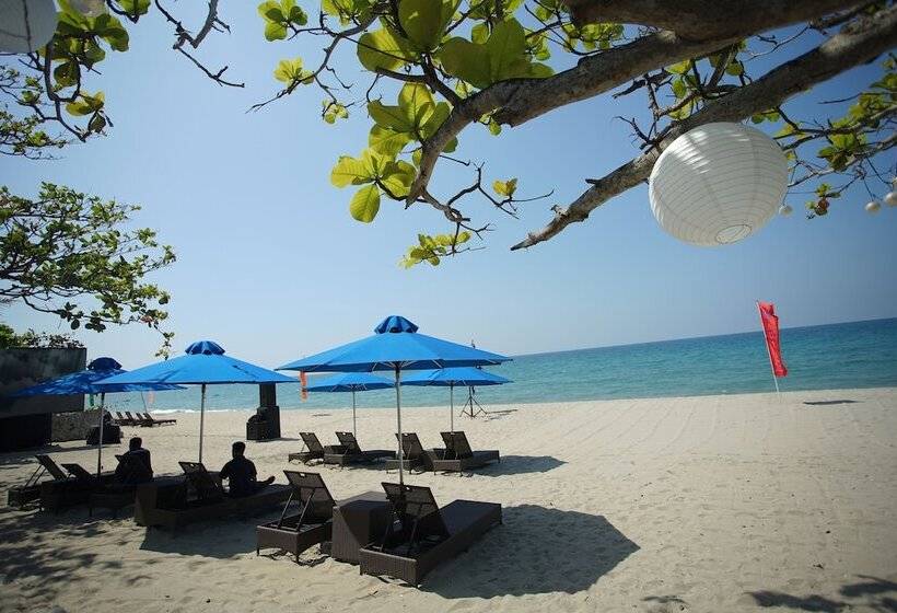 هتل Aureo La Union