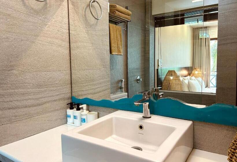 هتل Canopus Retreat Thulusdhoo