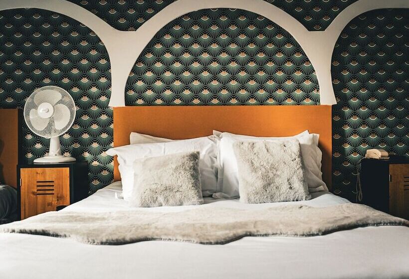 فندق Central Anzac