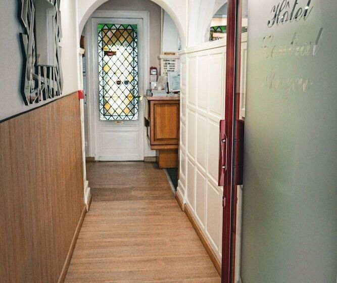 فندق Central Anzac