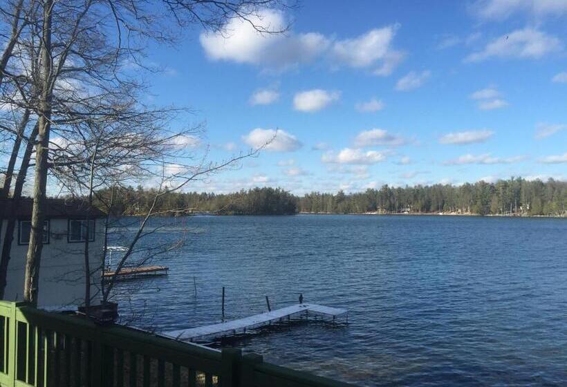 ホテル Clear Lake Resort