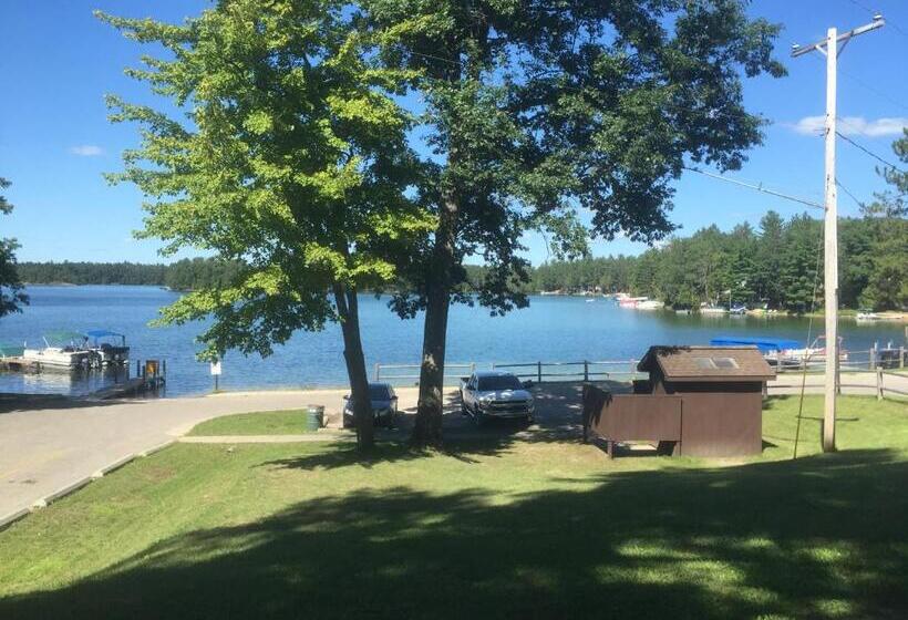 ホテル Clear Lake Resort