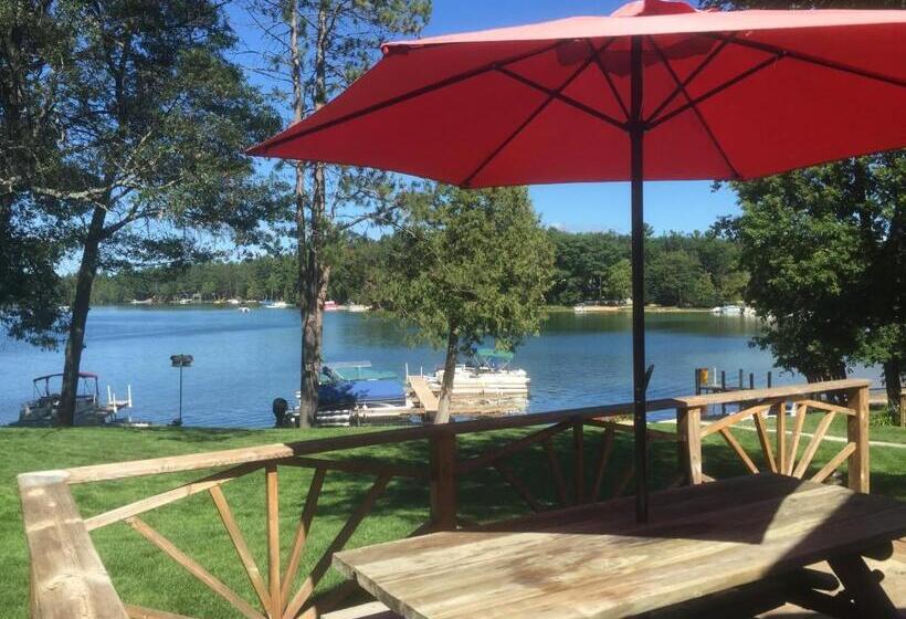 ホテル Clear Lake Resort