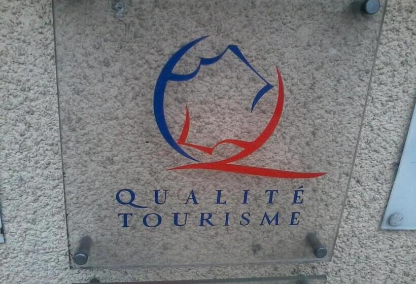 호텔 Contact Hôtel Du Cerf