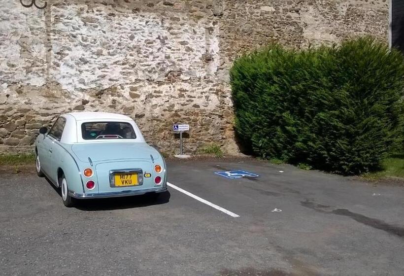 호텔 Contact Hôtel Du Cerf