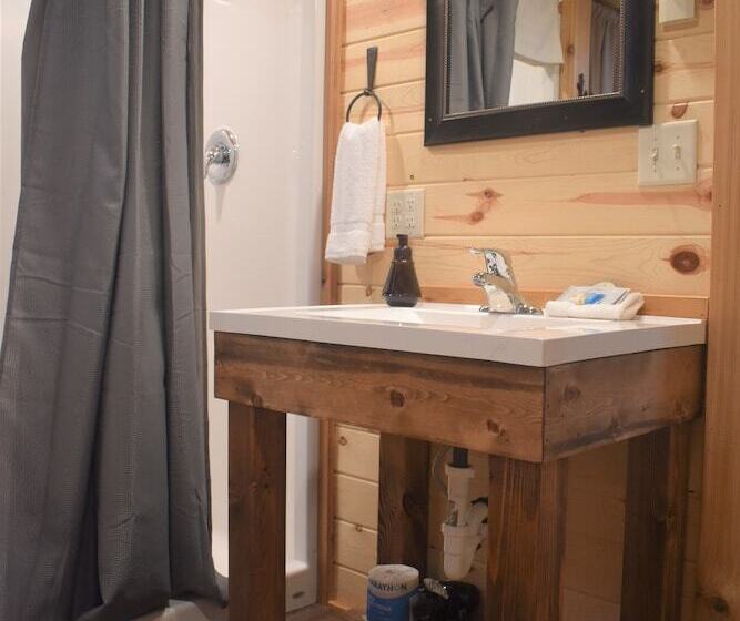 Отель Drift Lodge