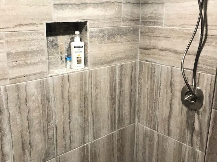 Отель Drift Lodge