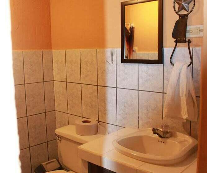 فندق Establo Arenal Lodge