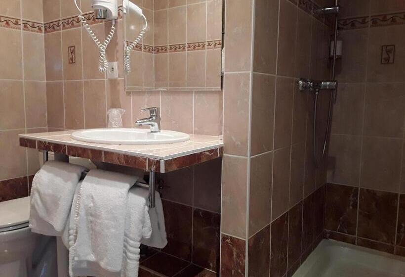 Отель Hôtel Evian Express Terminus