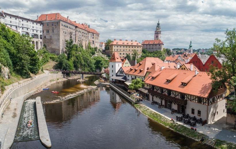 Garni Hotel Castle Bridge