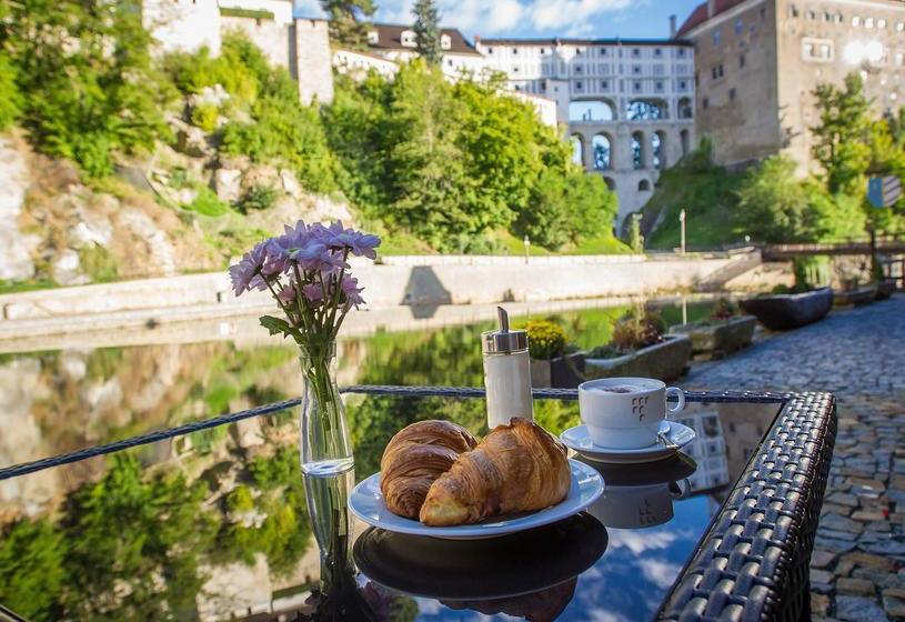 Garni Hotel Castle Bridge