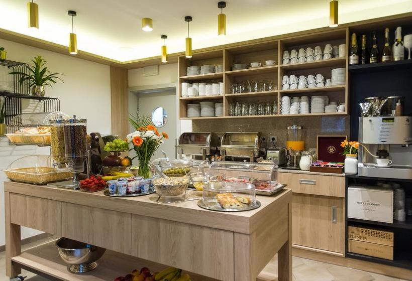 Garni Hotel Castle Bridge