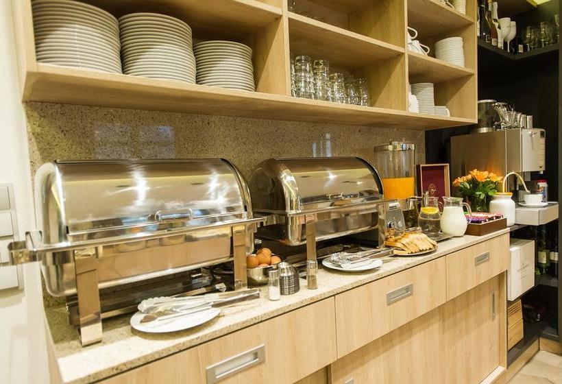 Garni Hotel Castle Bridge