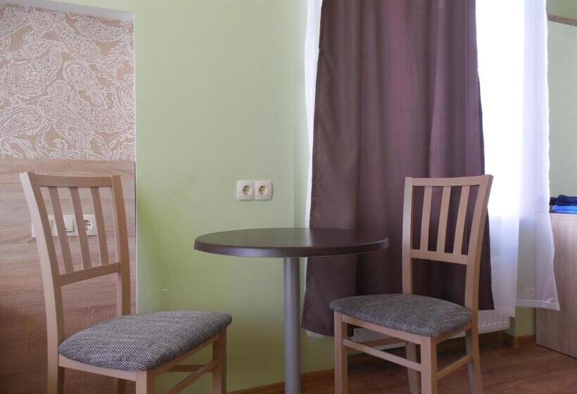 هتل Gogol Park Rooms