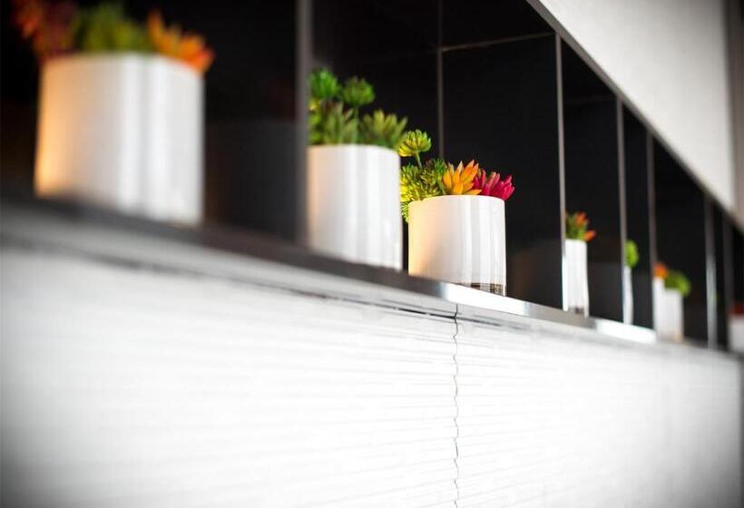 호텔 Home Inn Selected Nanjing Xuanwu Lake New Model Road Subway Station