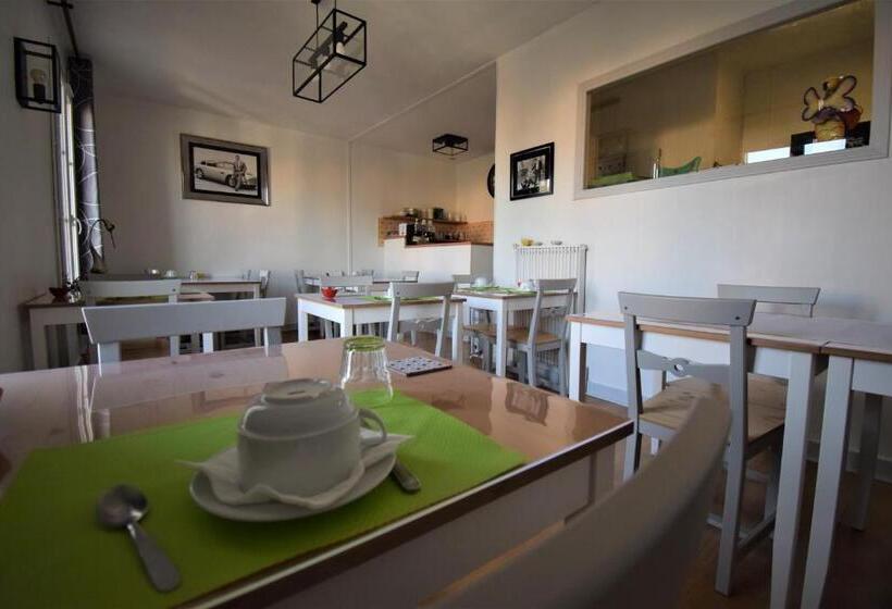 ホテル Hôtel Du Commerce