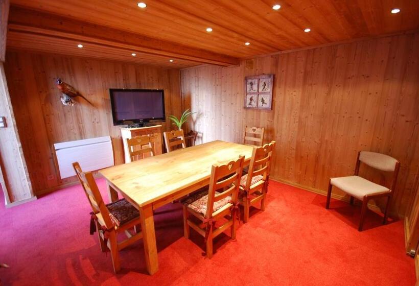 ホテル Hôtel Le Dôme