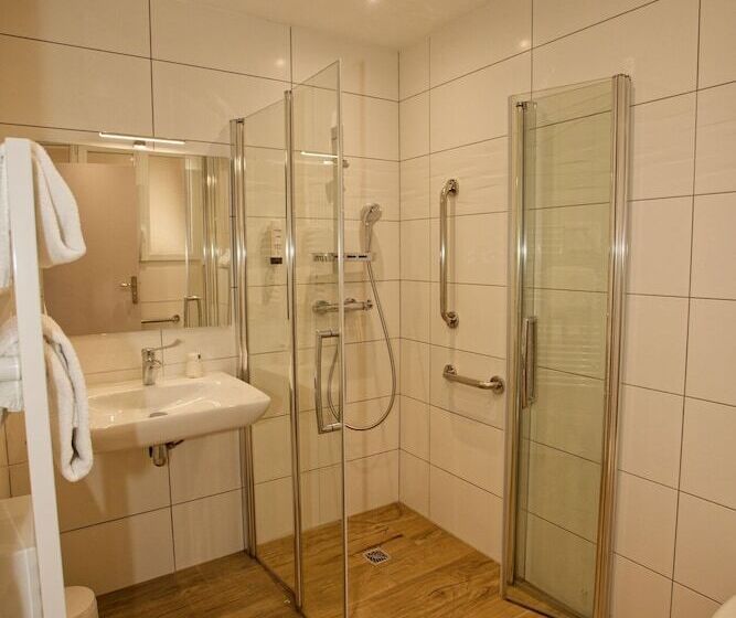 هتل Hôtel Océan Dinan