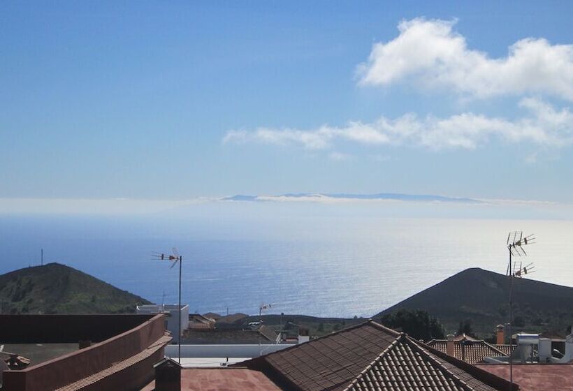 בית מלון כפרי La Palma Hostel By Pension Central