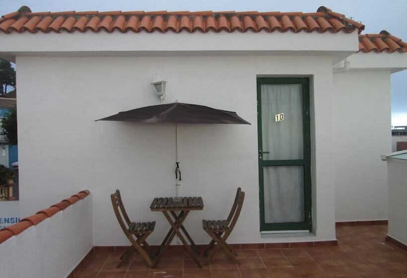 בית מלון כפרי La Palma Hostel By Pension Central