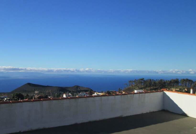 בית מלון כפרי La Palma Hostel By Pension Central