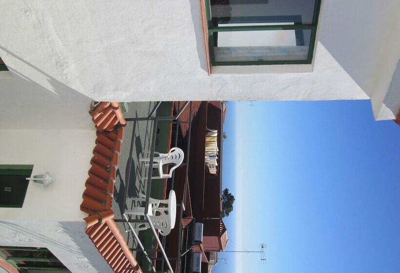 בית מלון כפרי La Palma Hostel By Pension Central